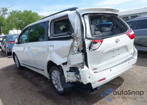 2015 Toyota Sienna Xle Premium 7 Passenger z USA, uszkodzony, nr VIN 5TDDK3DC9FS119513